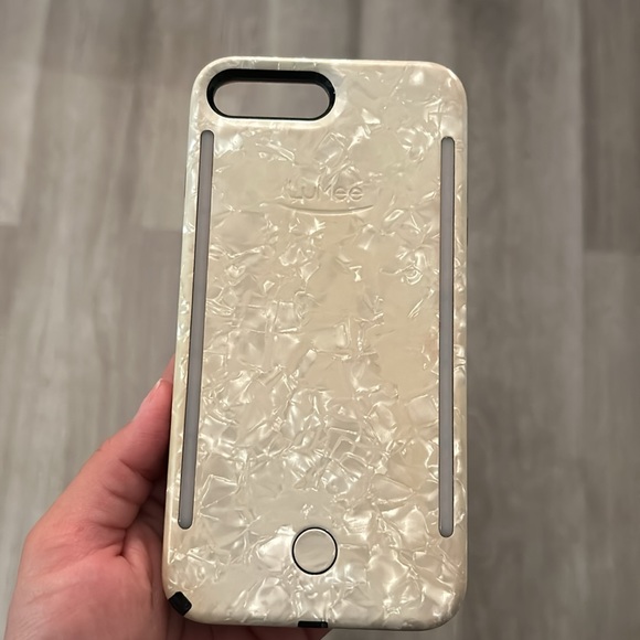 Iphone 8Plus Lumee Case - Picture 3 of 4
